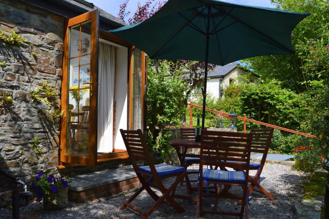 Shipload Cottage Hartland Exterior foto